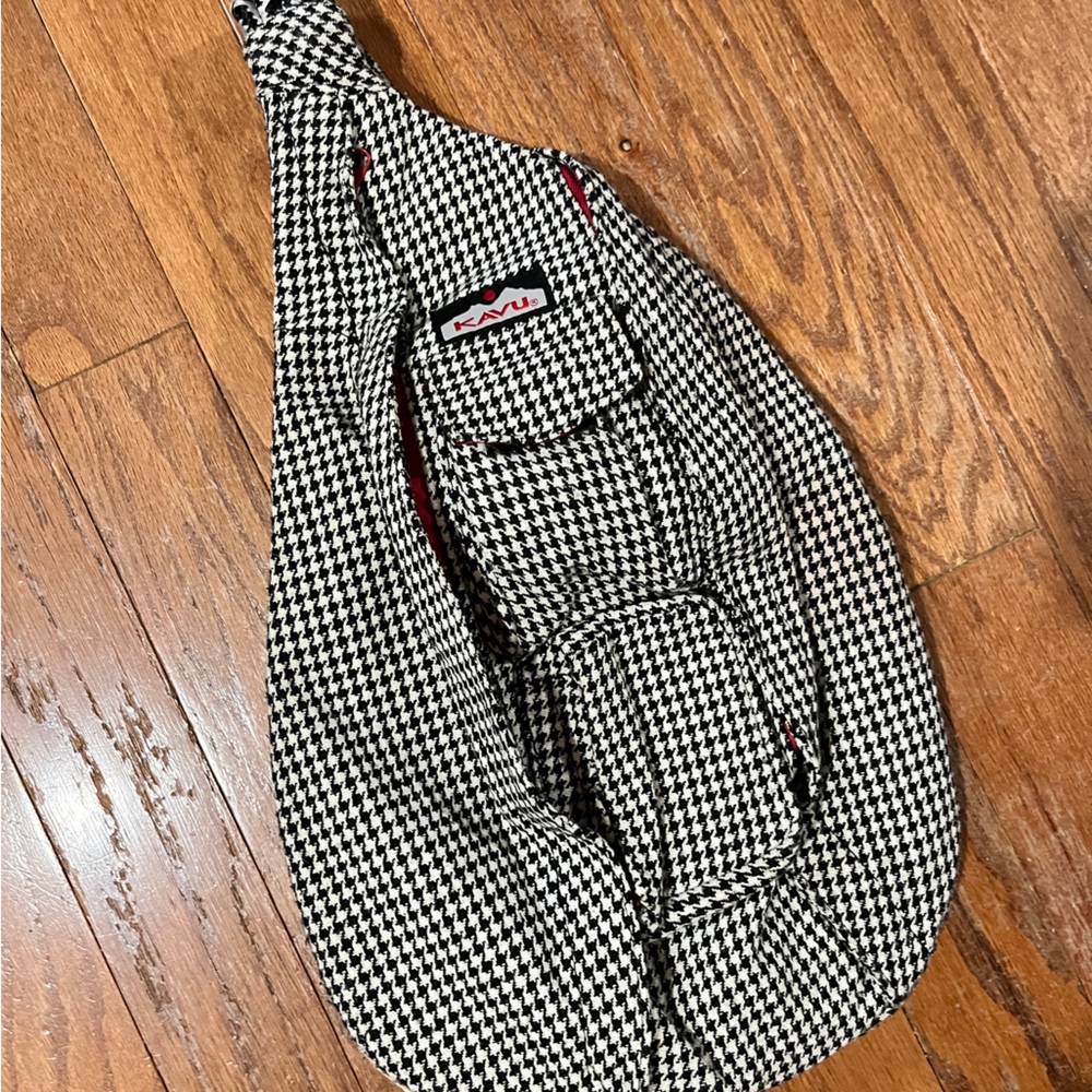 Kavu houndstooth print rope sling bag